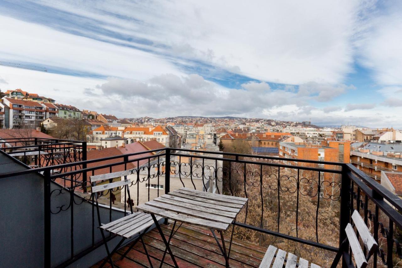 Piano Castle Hill Apartments Budapest Esterno foto